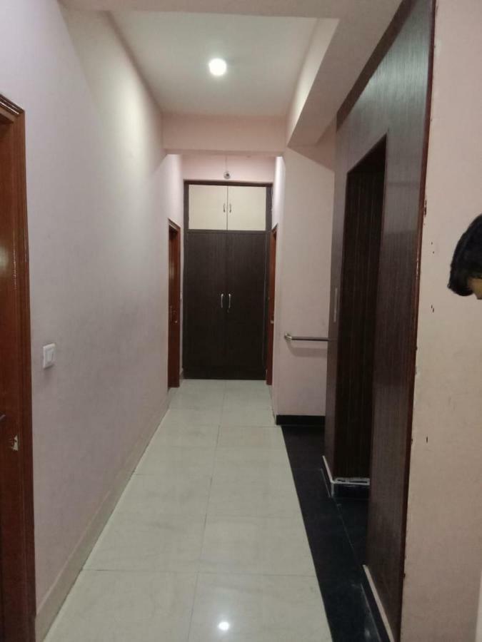 Adb Rooms Hotel De Pal Варанаси Екстериор снимка